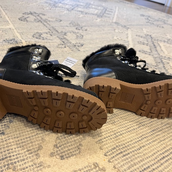 J.Crew Nordic Boots - Black- Size 8 - Picture 3 of 4